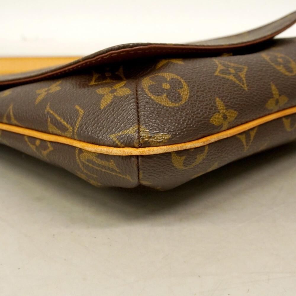 Louis Vuitton Shoulder Bags