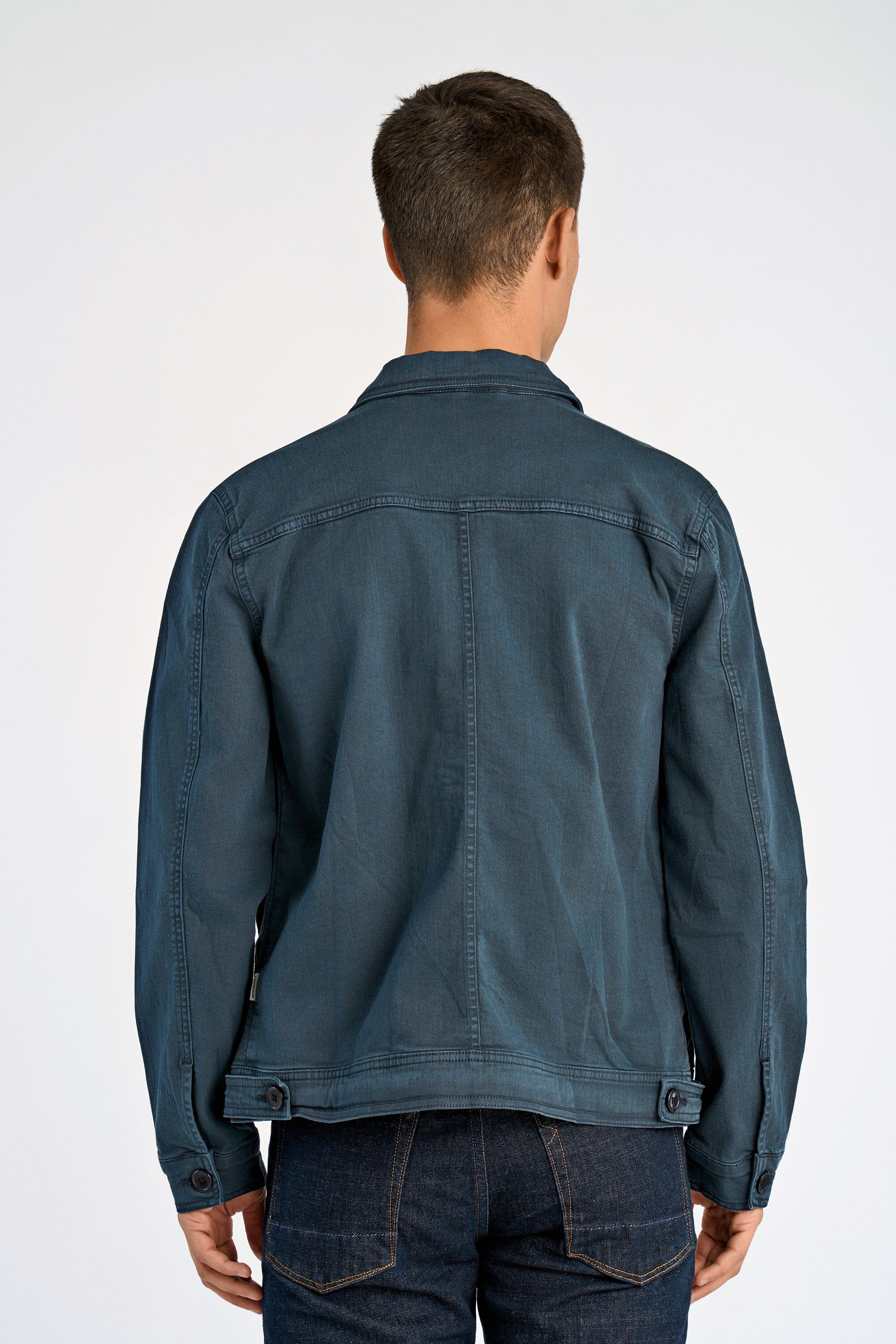 Cropped length overshirt