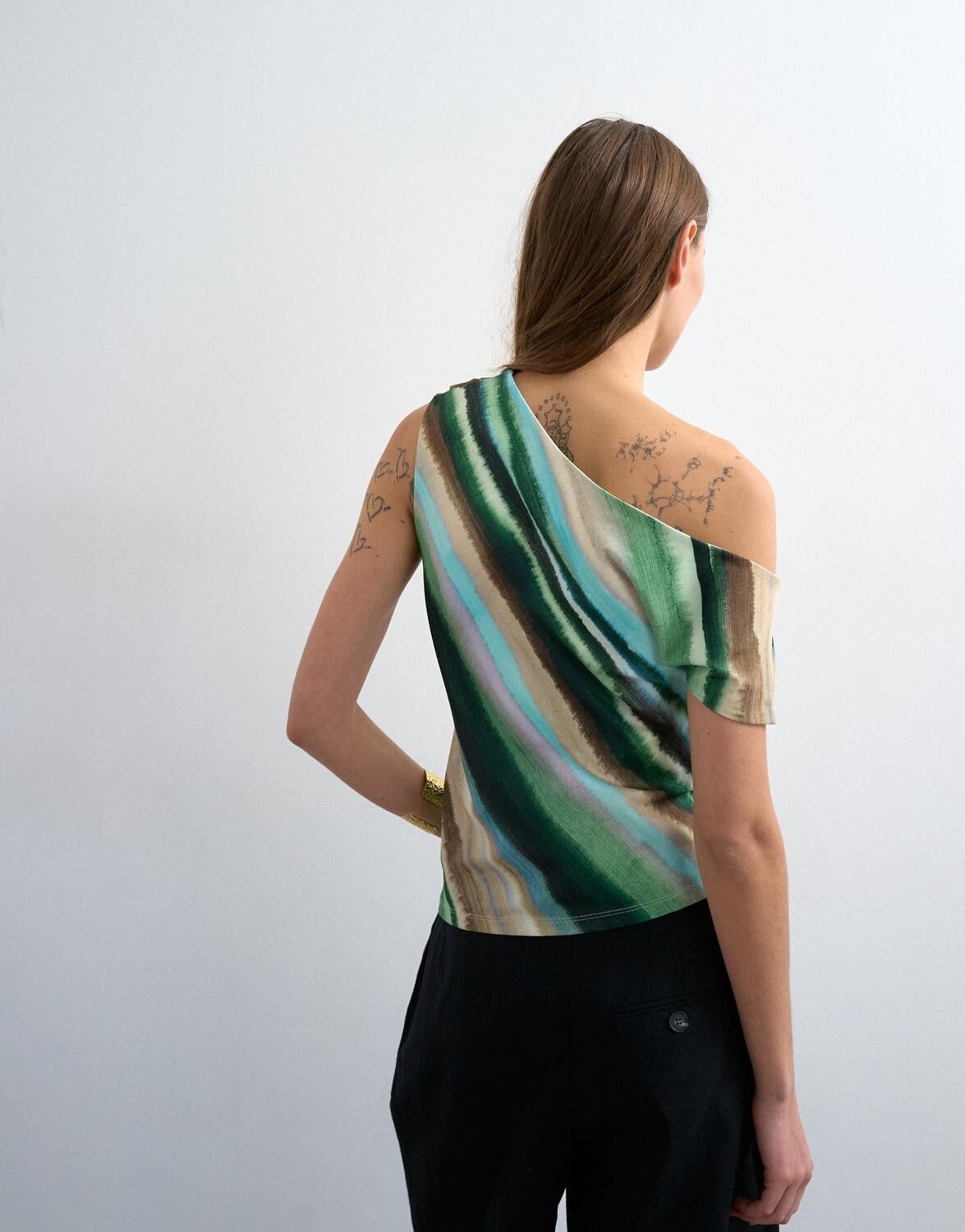 Tsjulina Formal Off Shoulder Top Jrs