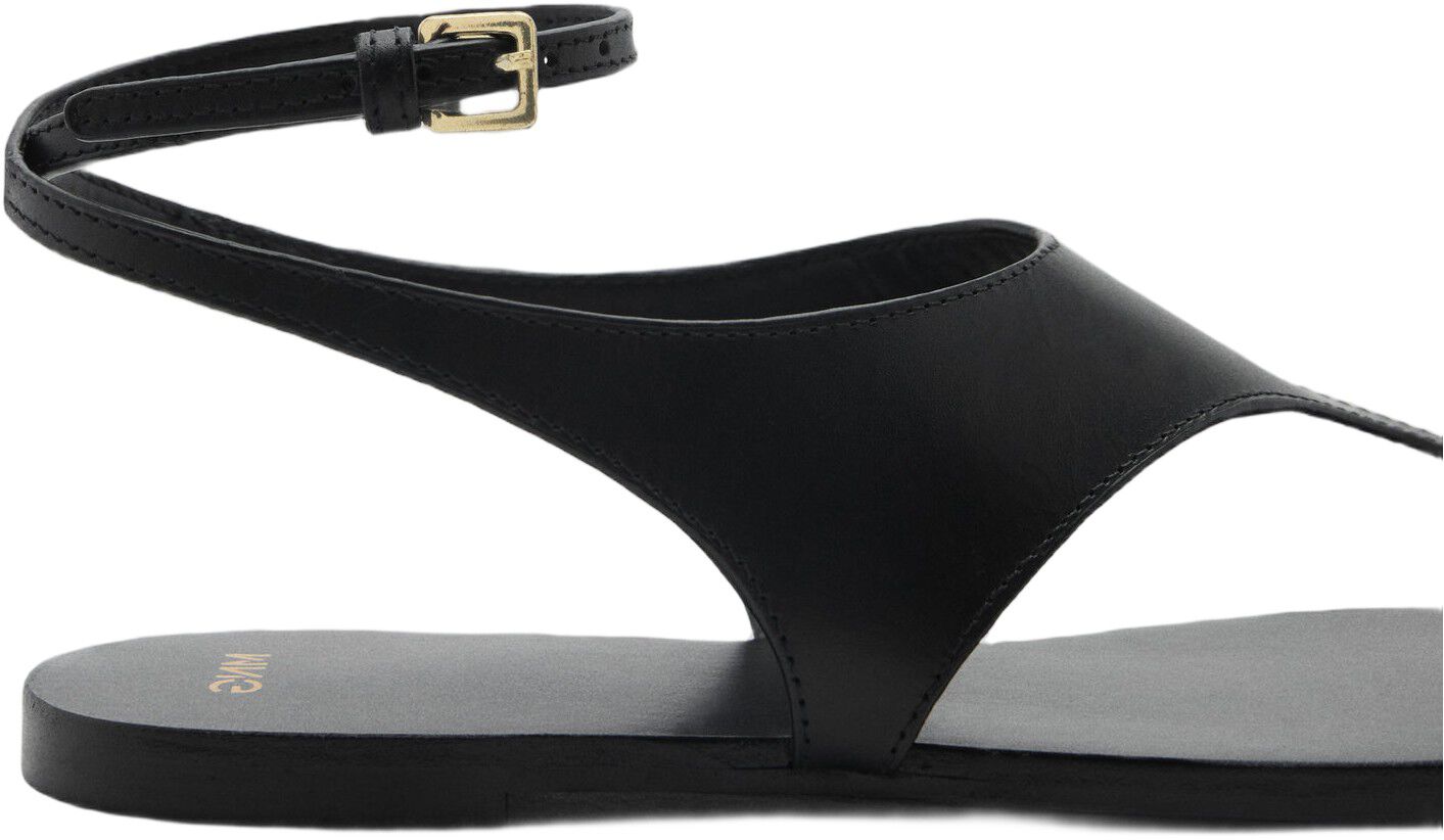 Leather straps sandals