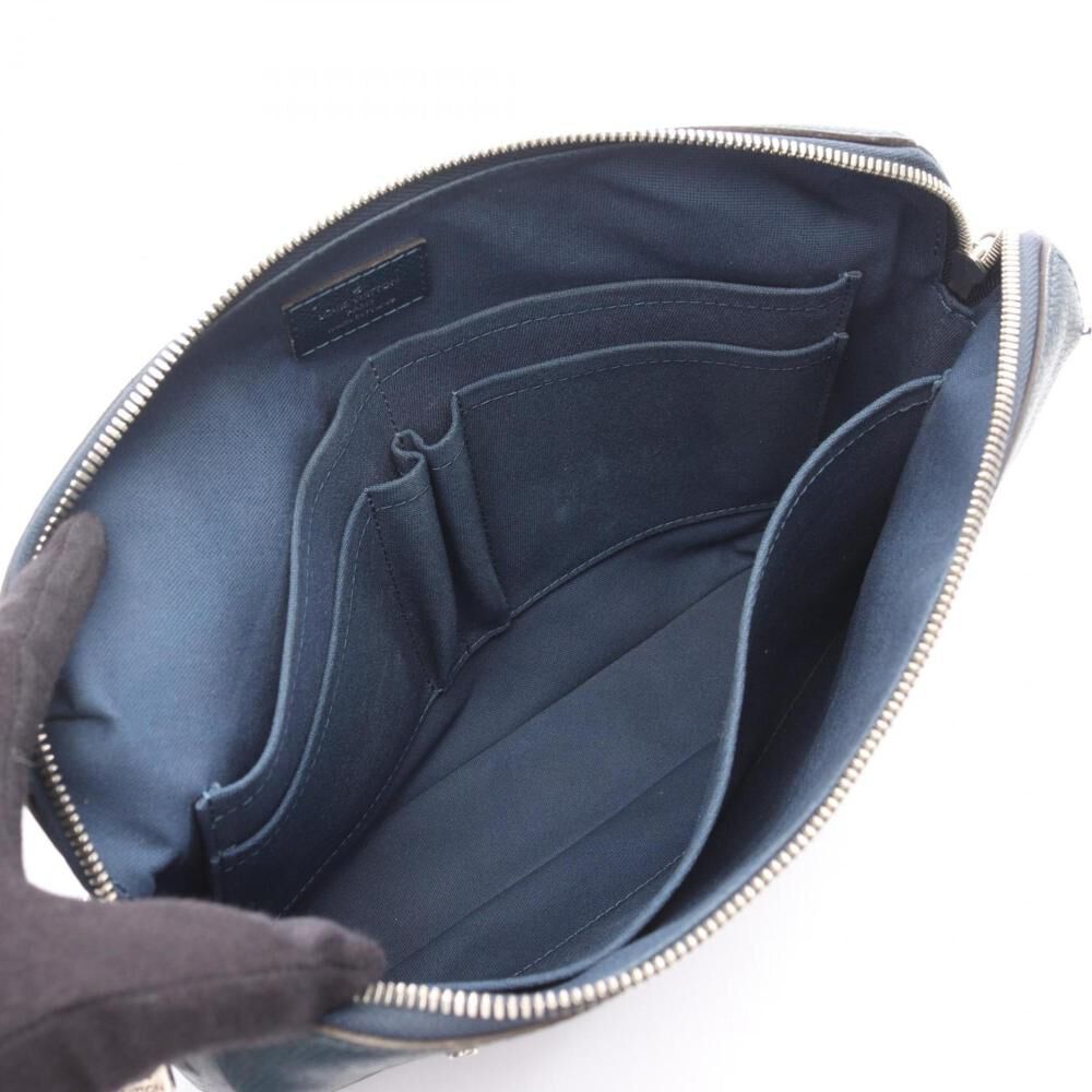 Louis Vuitton Messenger