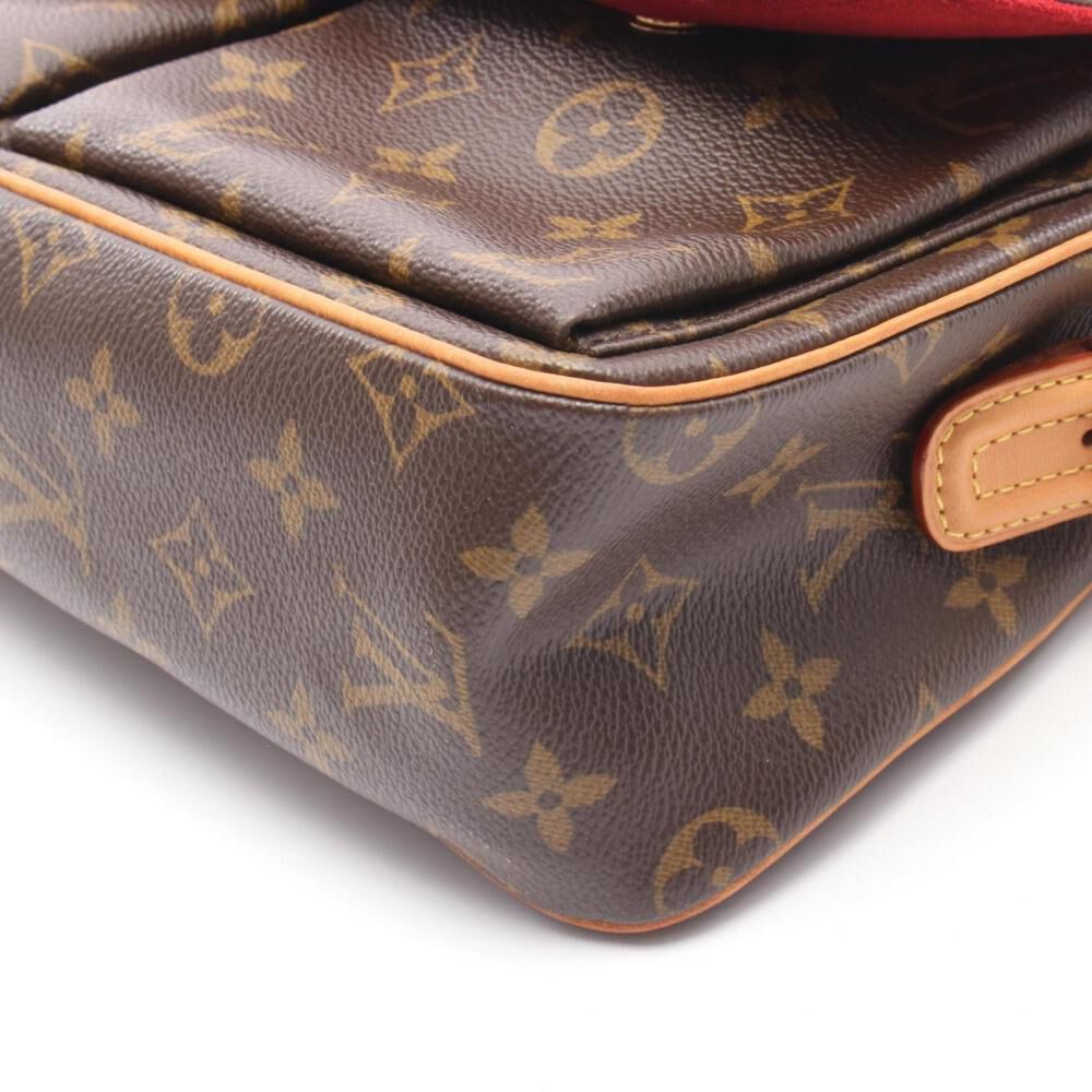Louis Vuitton Shoulder Bags