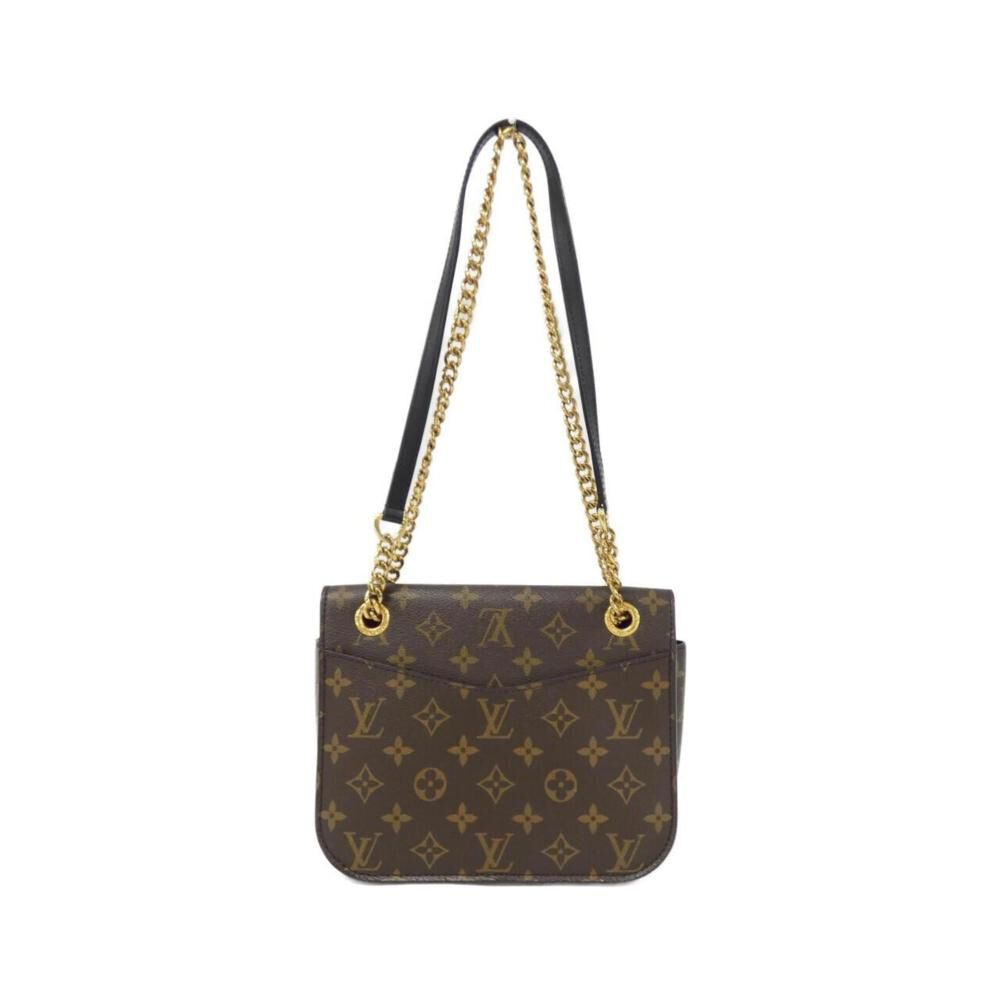 Louis Vuitton Shoulder Bags