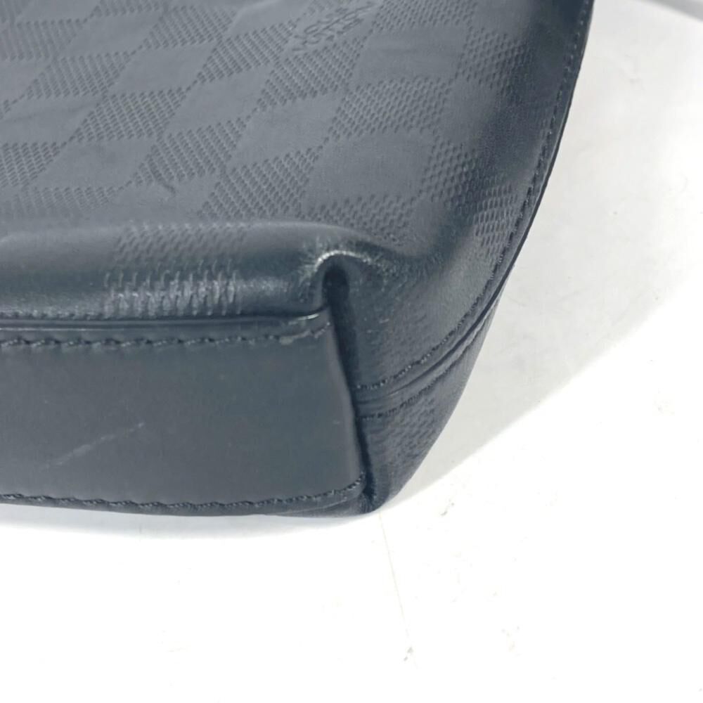 Louis Vuitton Messenger