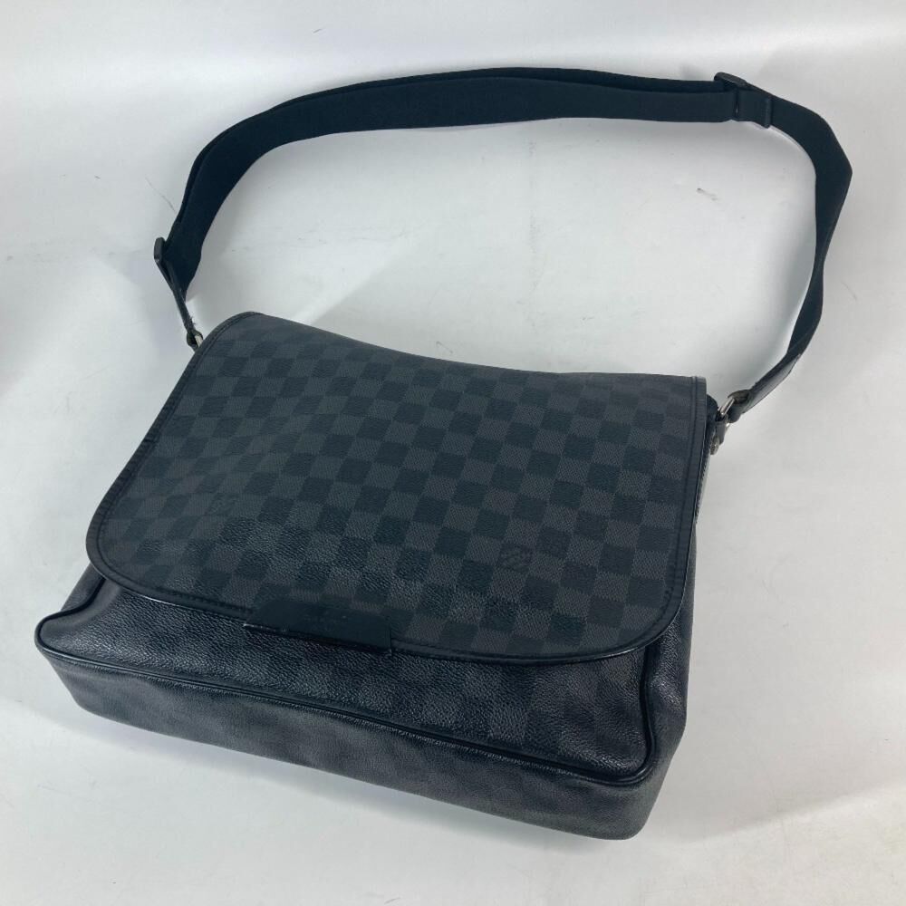 Louis Vuitton Messenger