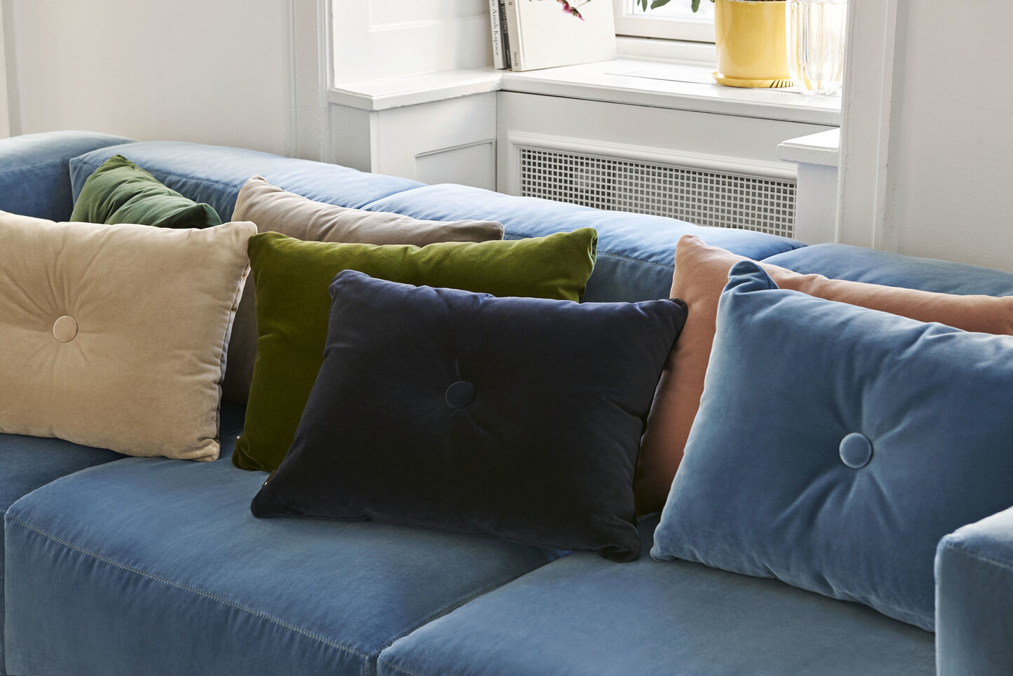 Dot Cushion-1 dot-Soft-Navy