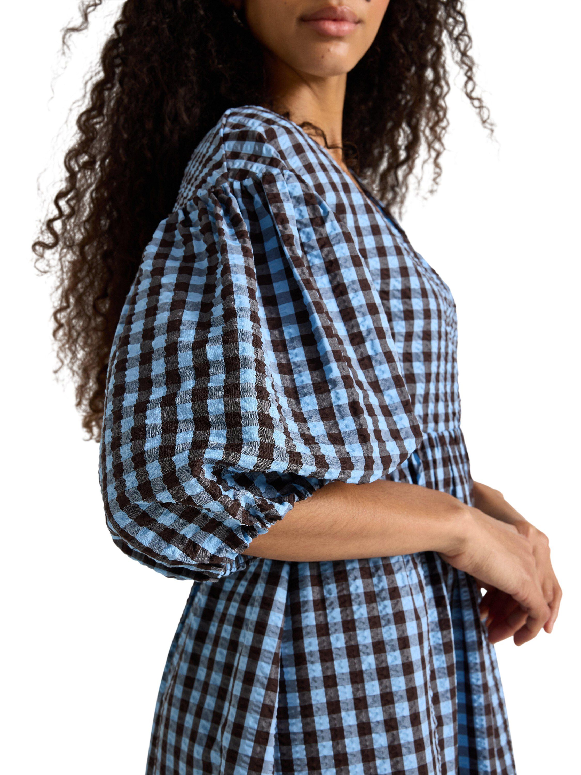 Midi dress in seersucker with short