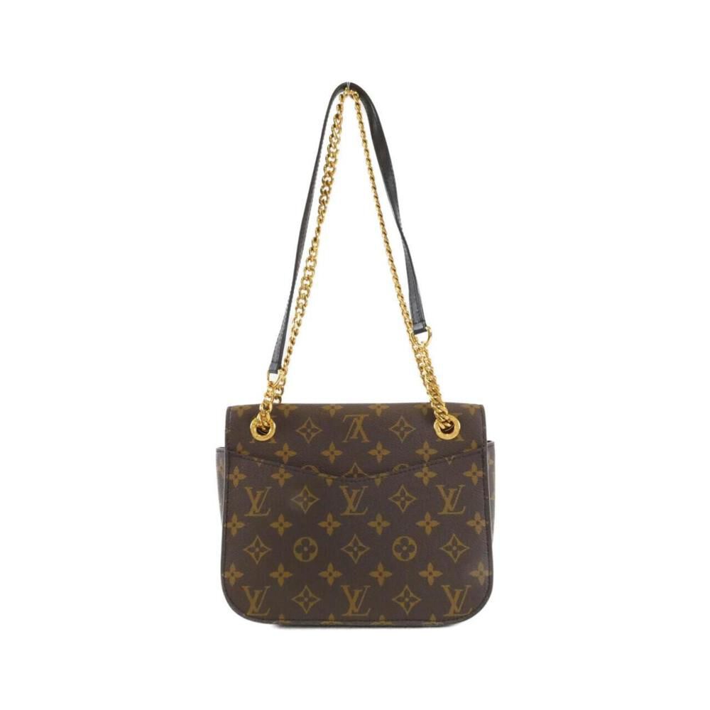 Louis Vuitton Shoulder Bags