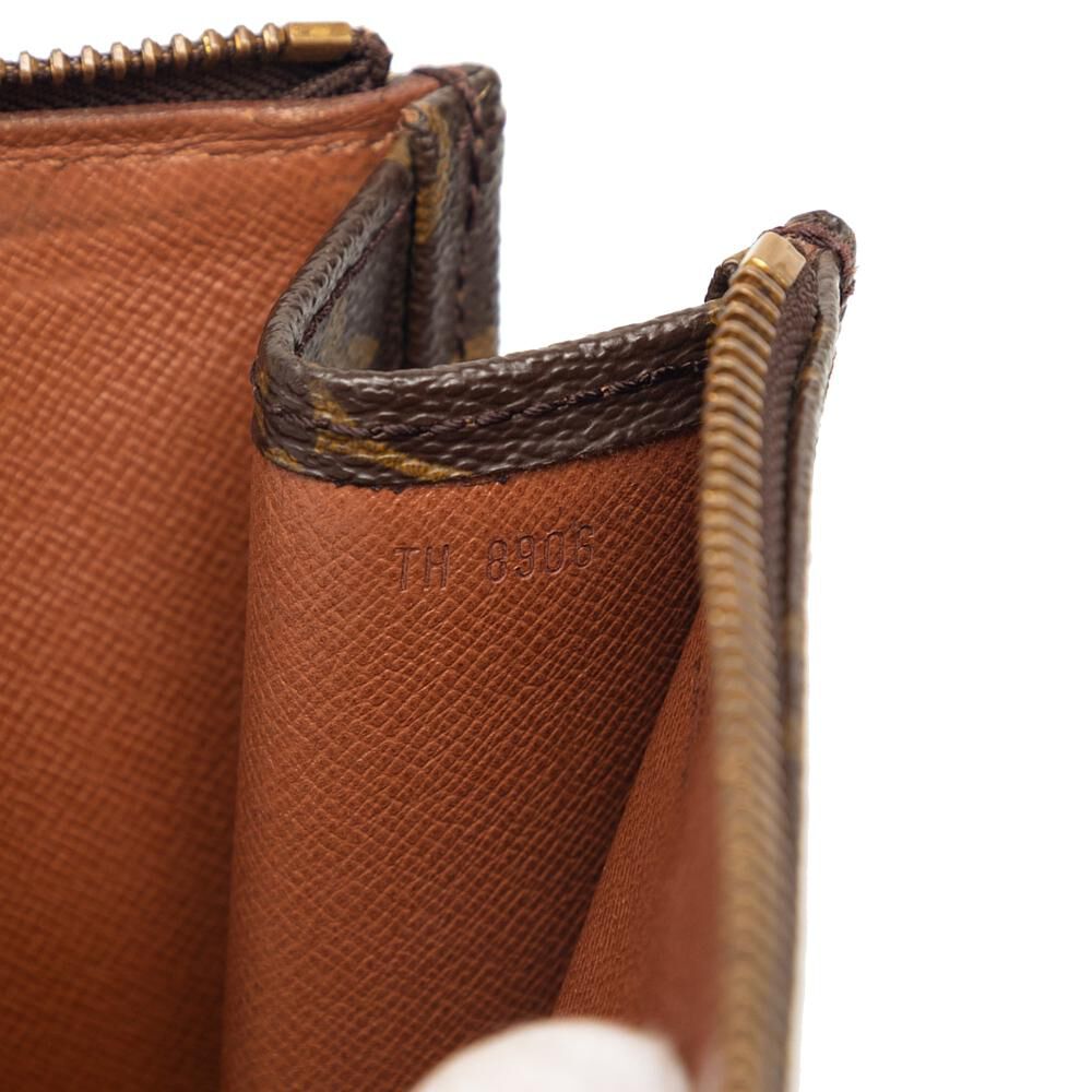 Louis Vuitton Poche Documents
