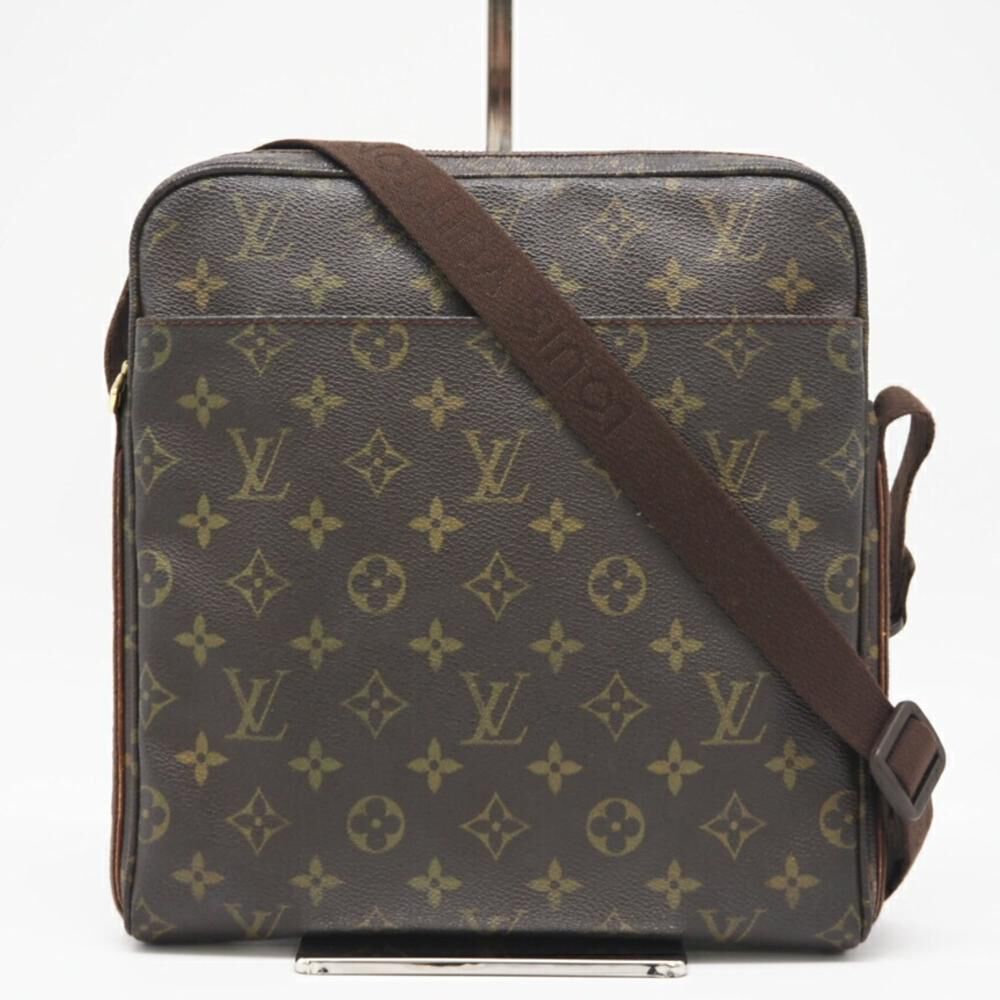Louis Vuitton Shoulder Bags