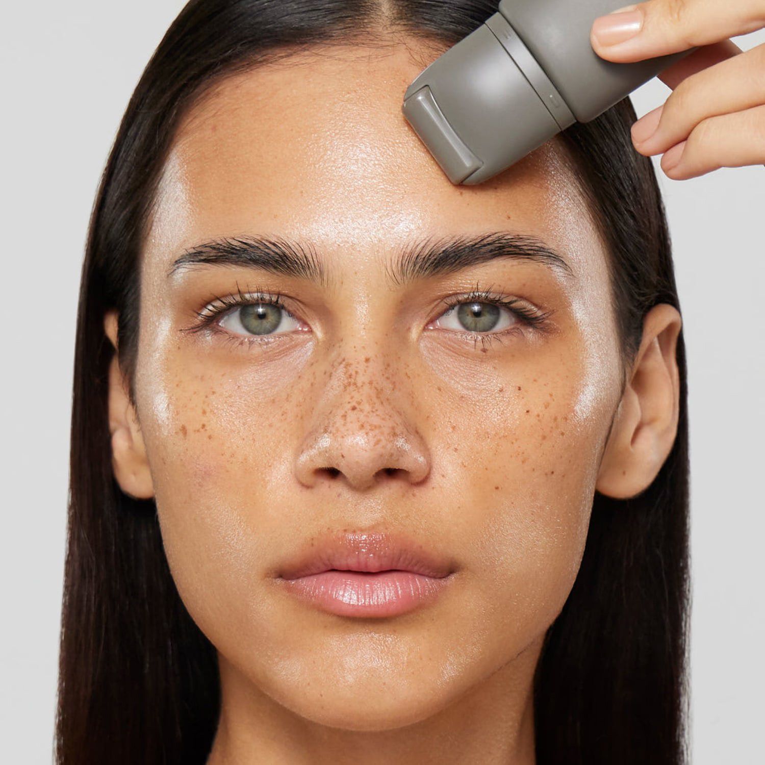 Glow & Sculpt Primer  &Aring;terfuktande serumbas med niacinamid