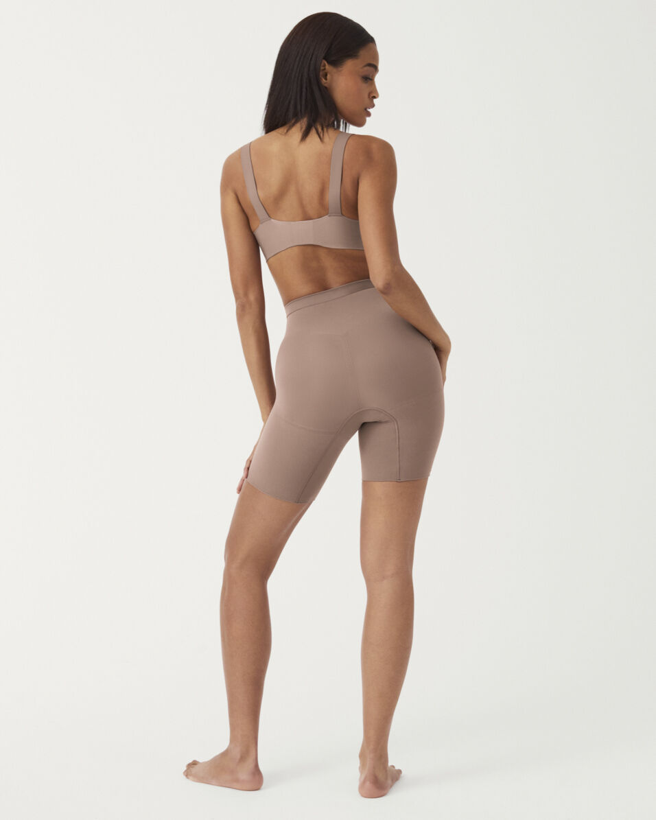 EVERYDAY SHAPING EVERYDAY SHAPING SHORT