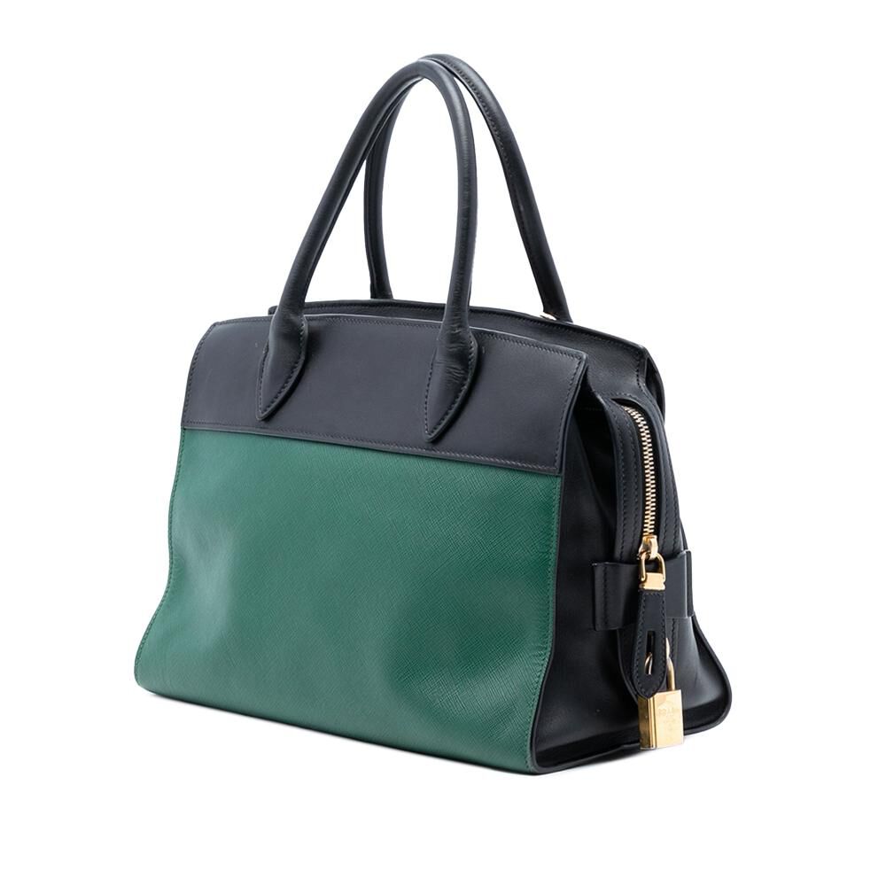 Prada Esplanade