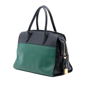 Prada Esplanade