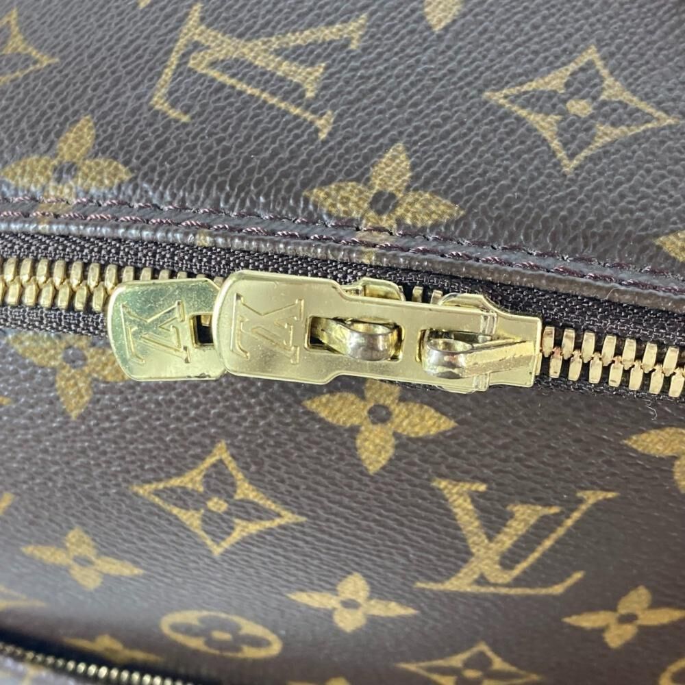 Louis Vuitton Shoulder Bags