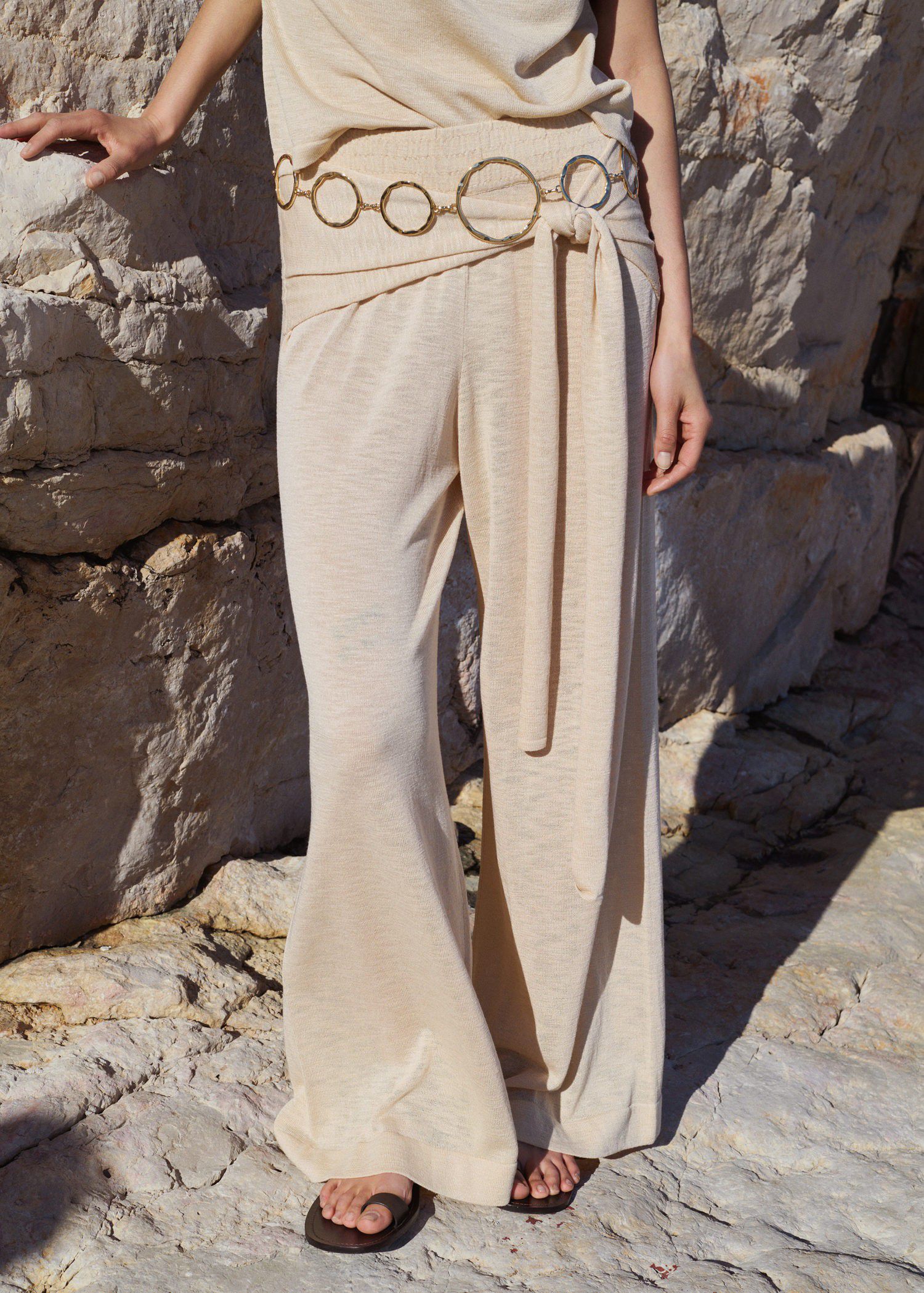 Fine knit trousers with knot detail