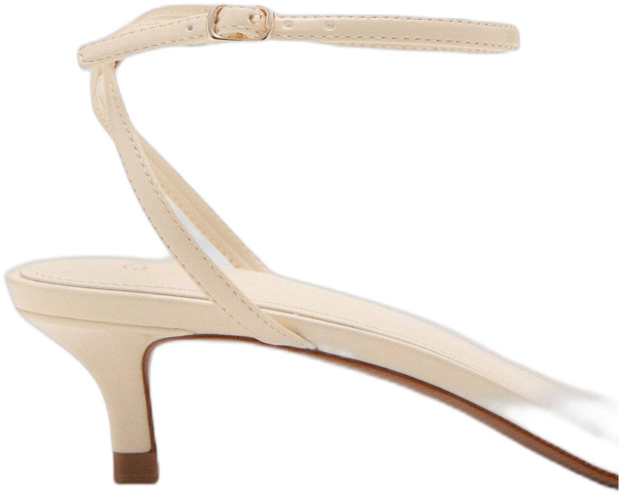 Criss-cross straps sandals