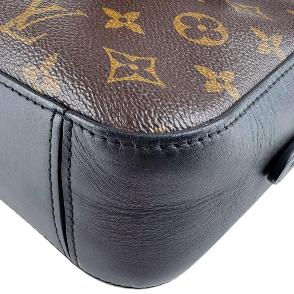 Louis Vuitton Shoulder Bags