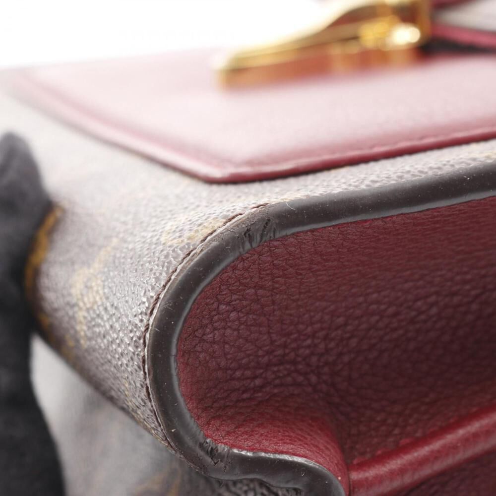 Louis Vuitton Shoulder Bags