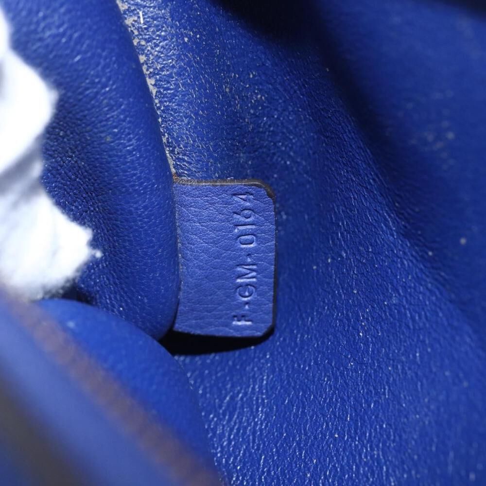 C&eacute;line Trapeze