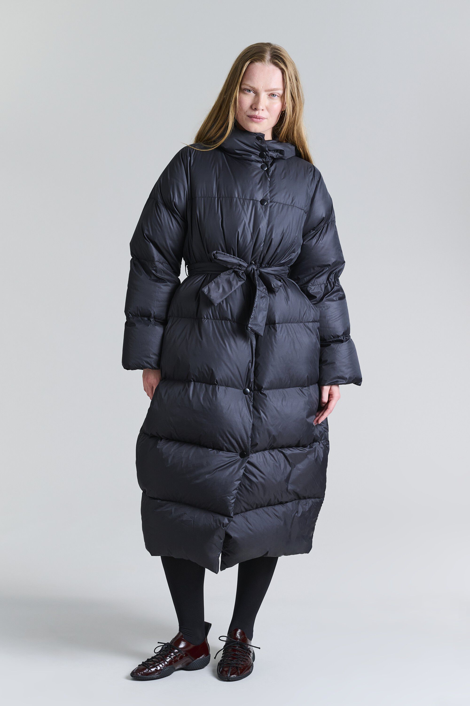 Feather down dunjakke med b&aelig;lte