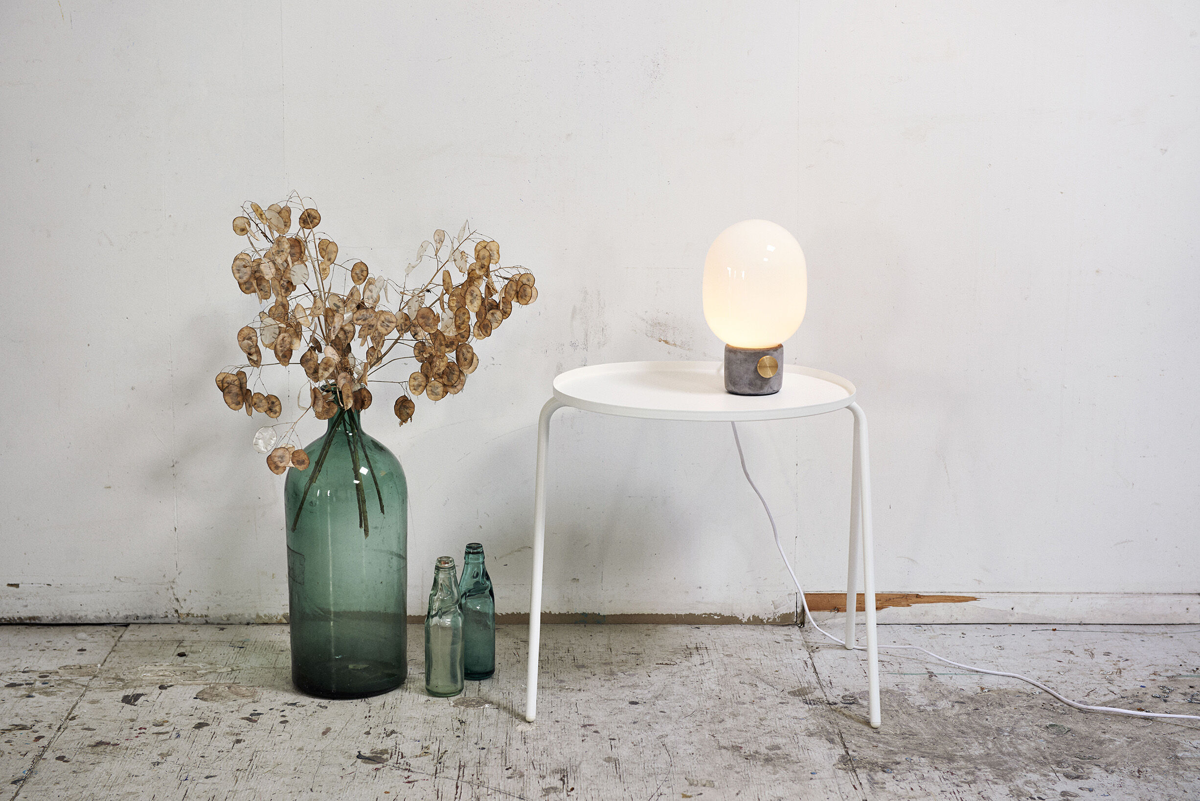 JWDA Concrete Lamp, Light Grey/Brass