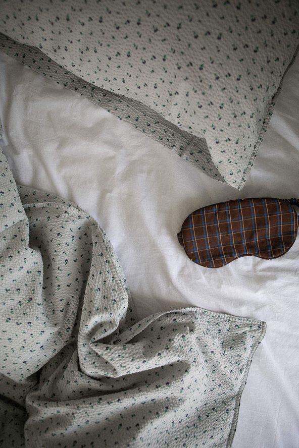 ADULT BEDDING - SEERSUCKER