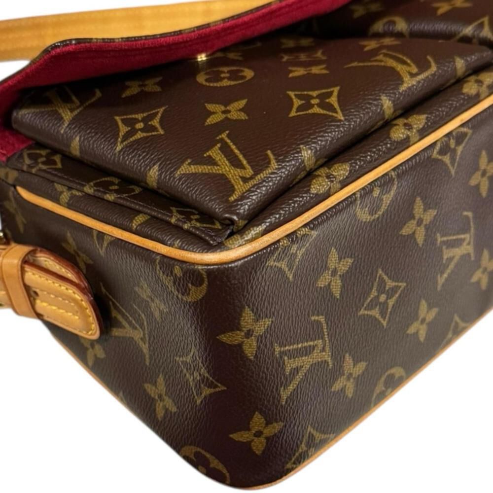 Louis Vuitton Shoulder Bags