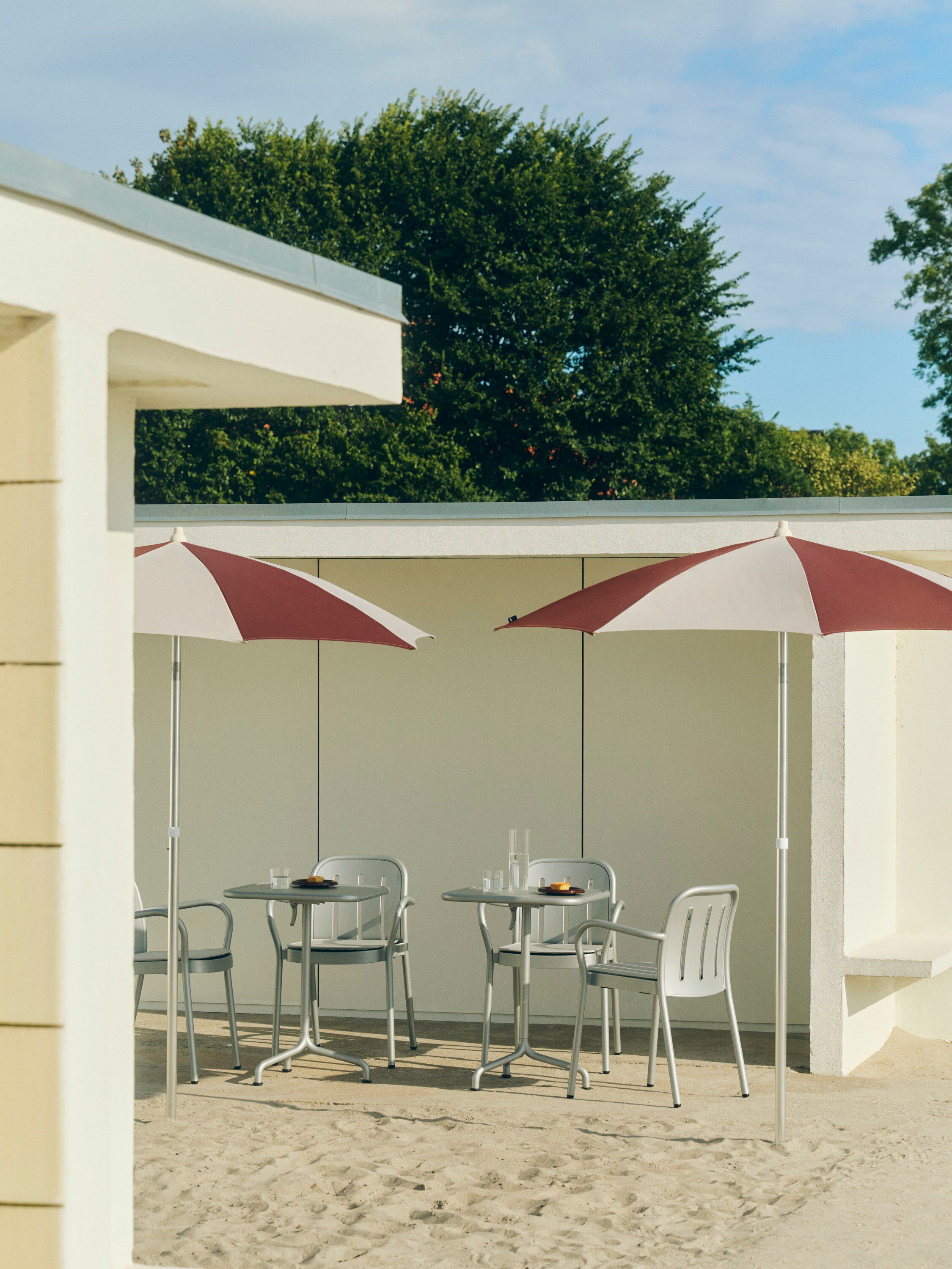 Terrazza Parasol-Octagon-Off-white and burgundy