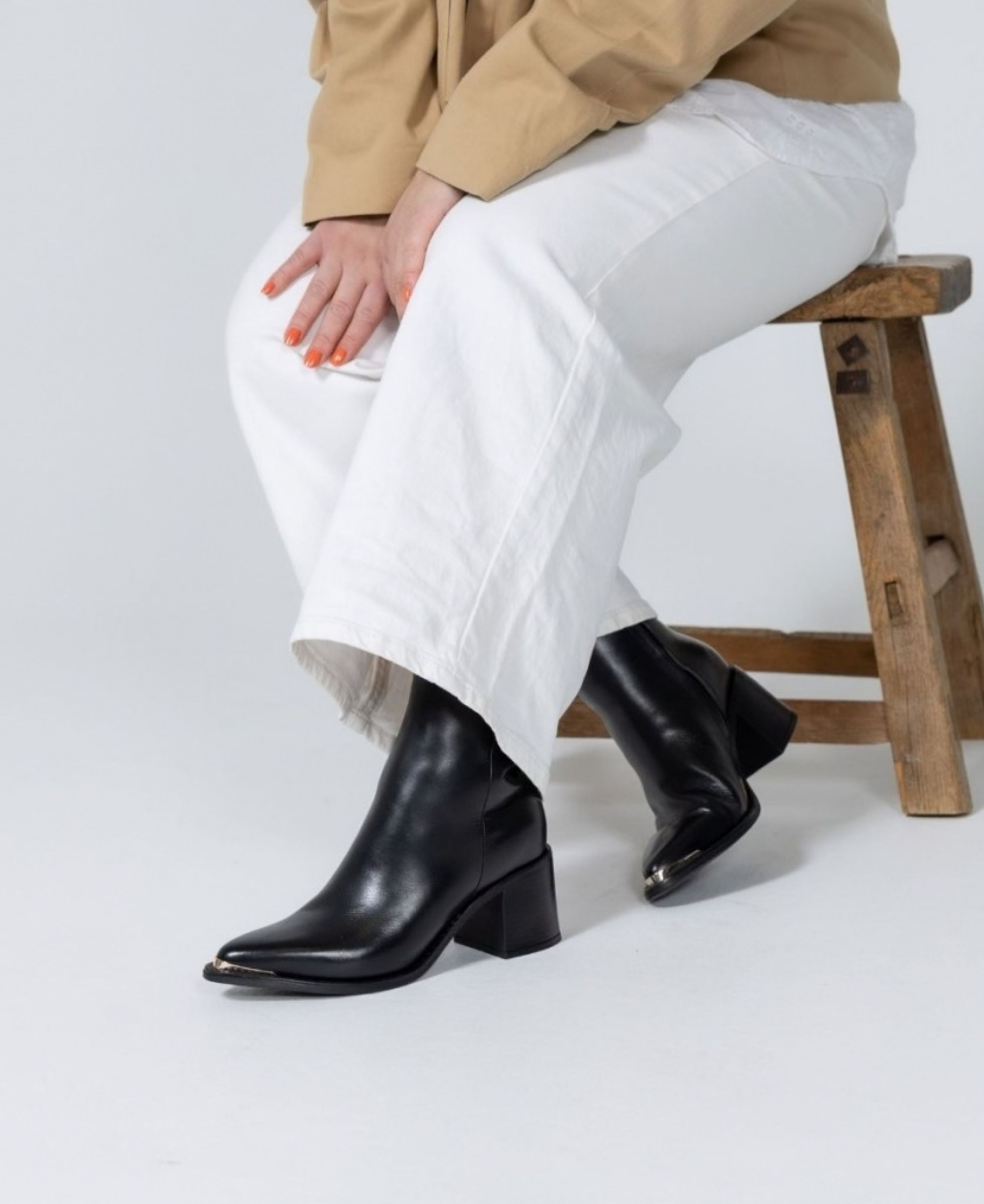 THE EMELY BOOT