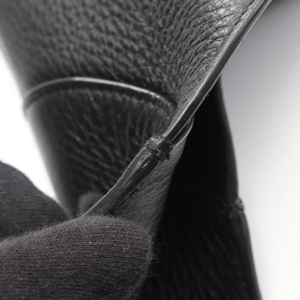 Yves Saint Laurent Shoulder Bag