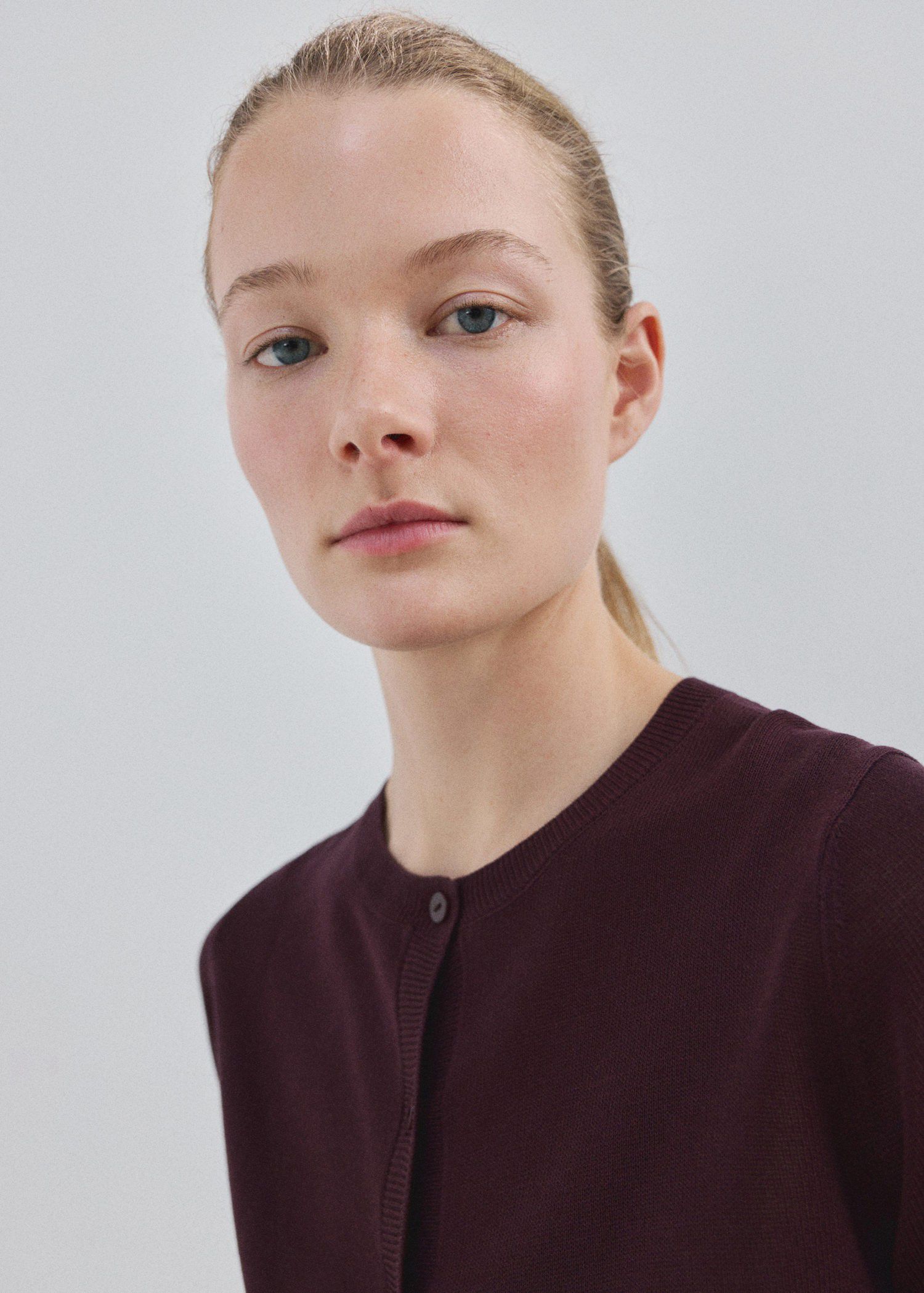 Fine-knit straight-fit cardigan