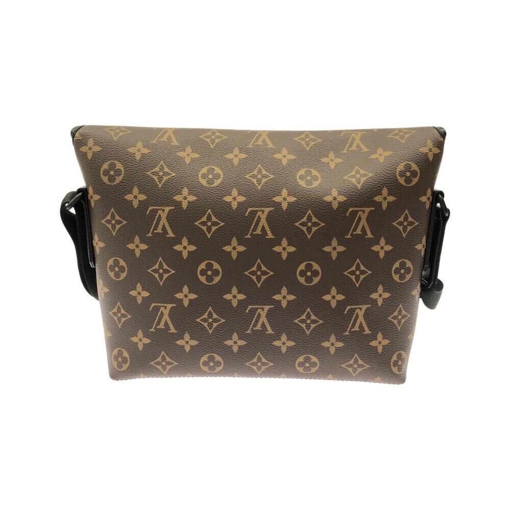 Louis Vuitton Shoulder Bags