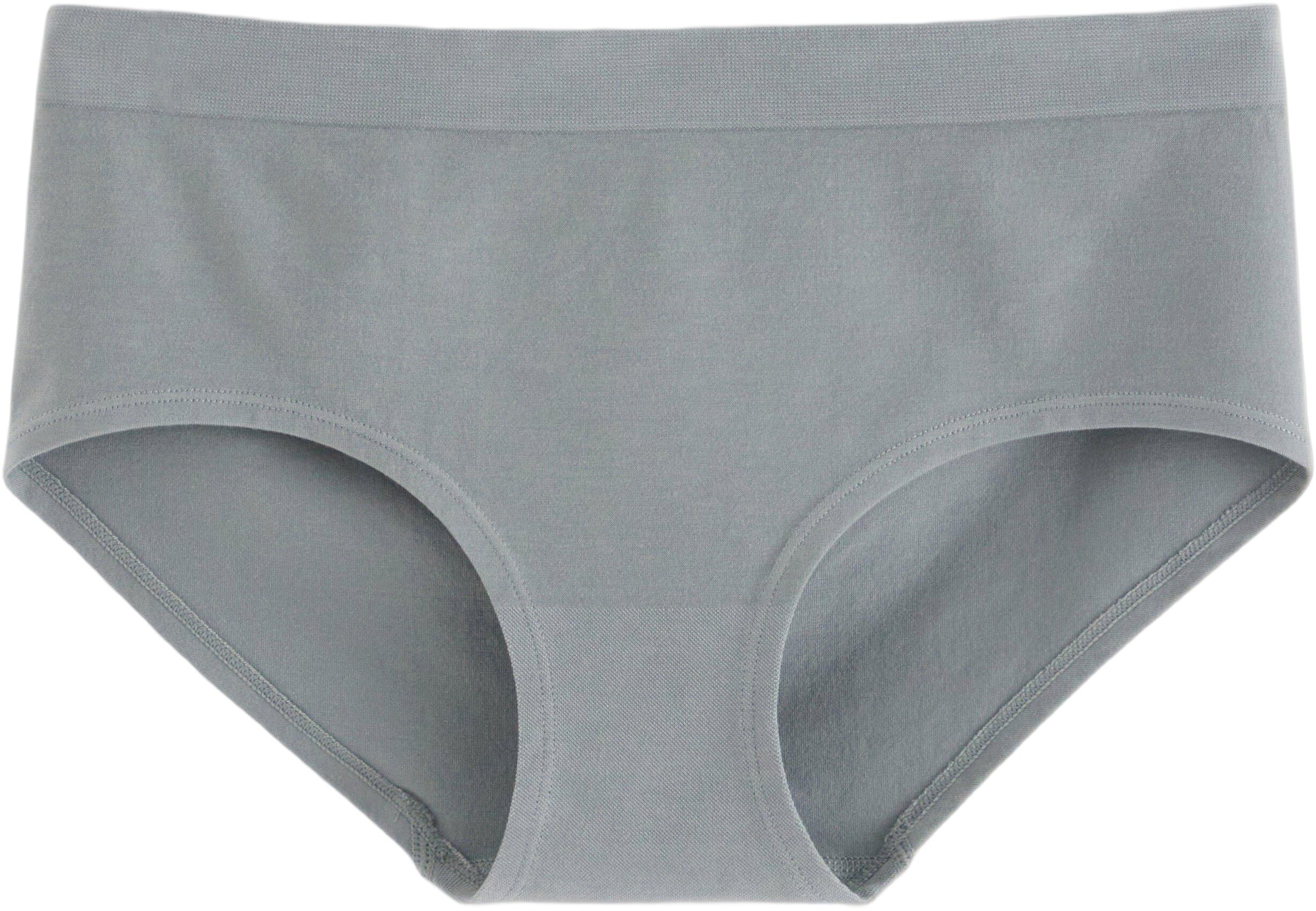 Soft, stretchy briefs with regular