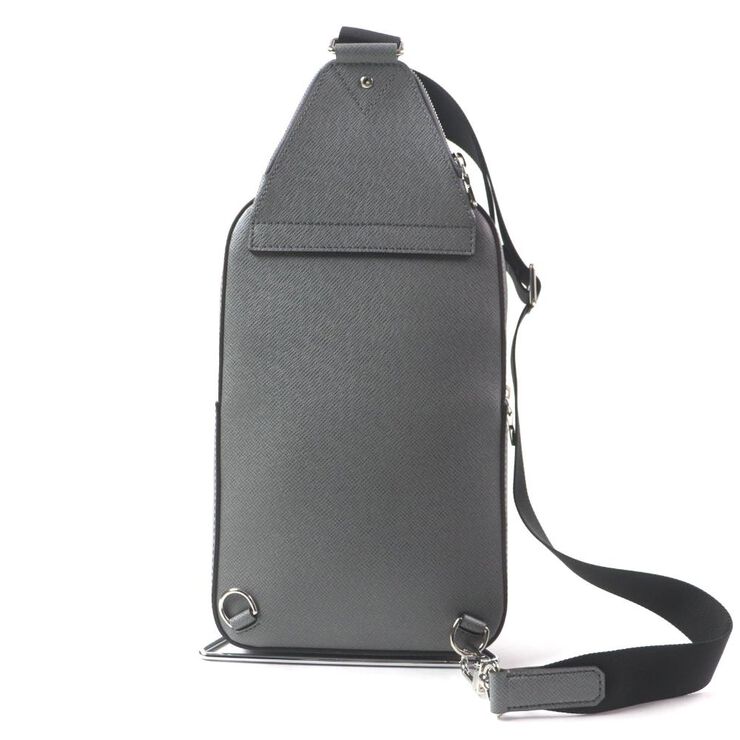 Louis Vuitton Taiga Kendall