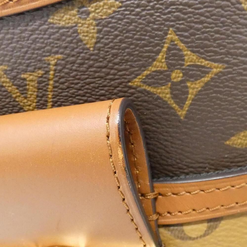 Louis Vuitton Shoulder Bags