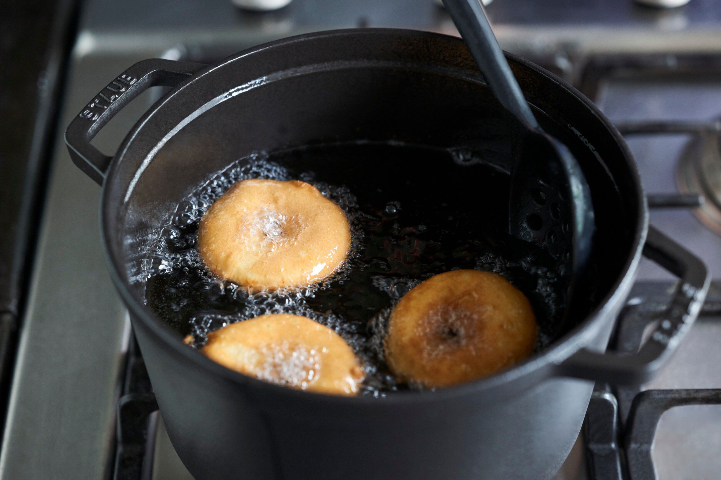 La Cocotte Gryta Djup 24 cm / 4,75 l, Rund, Svart, Gjutj&auml;rn