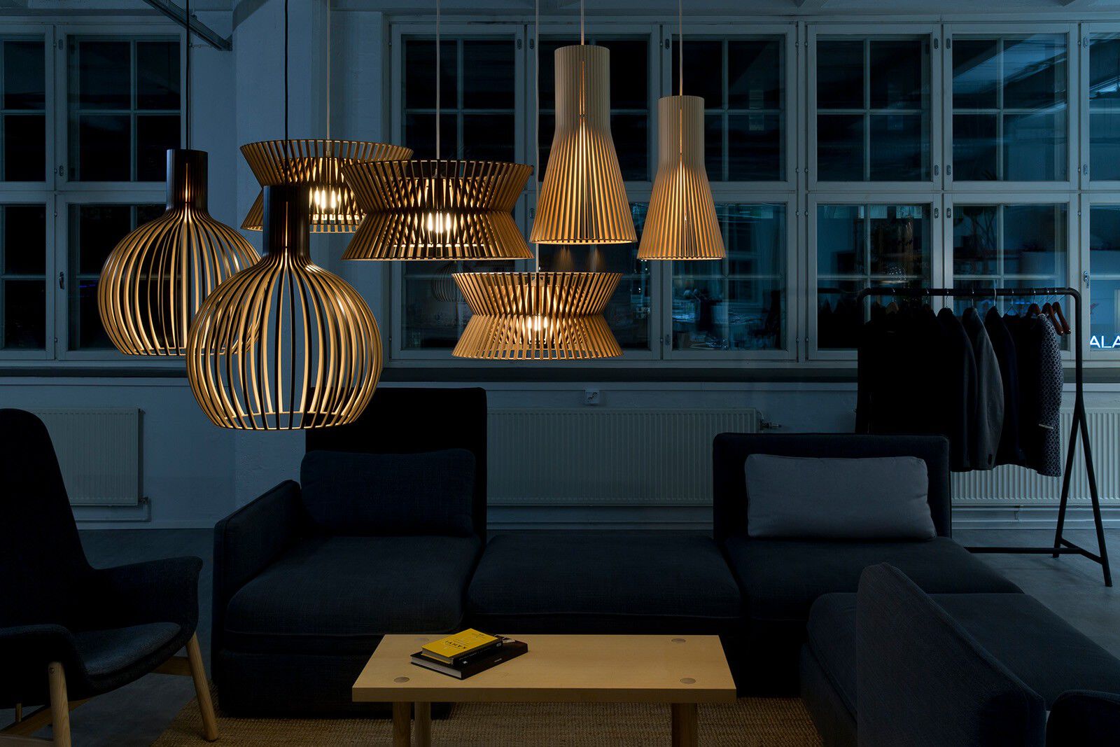 Kontro pendant black
