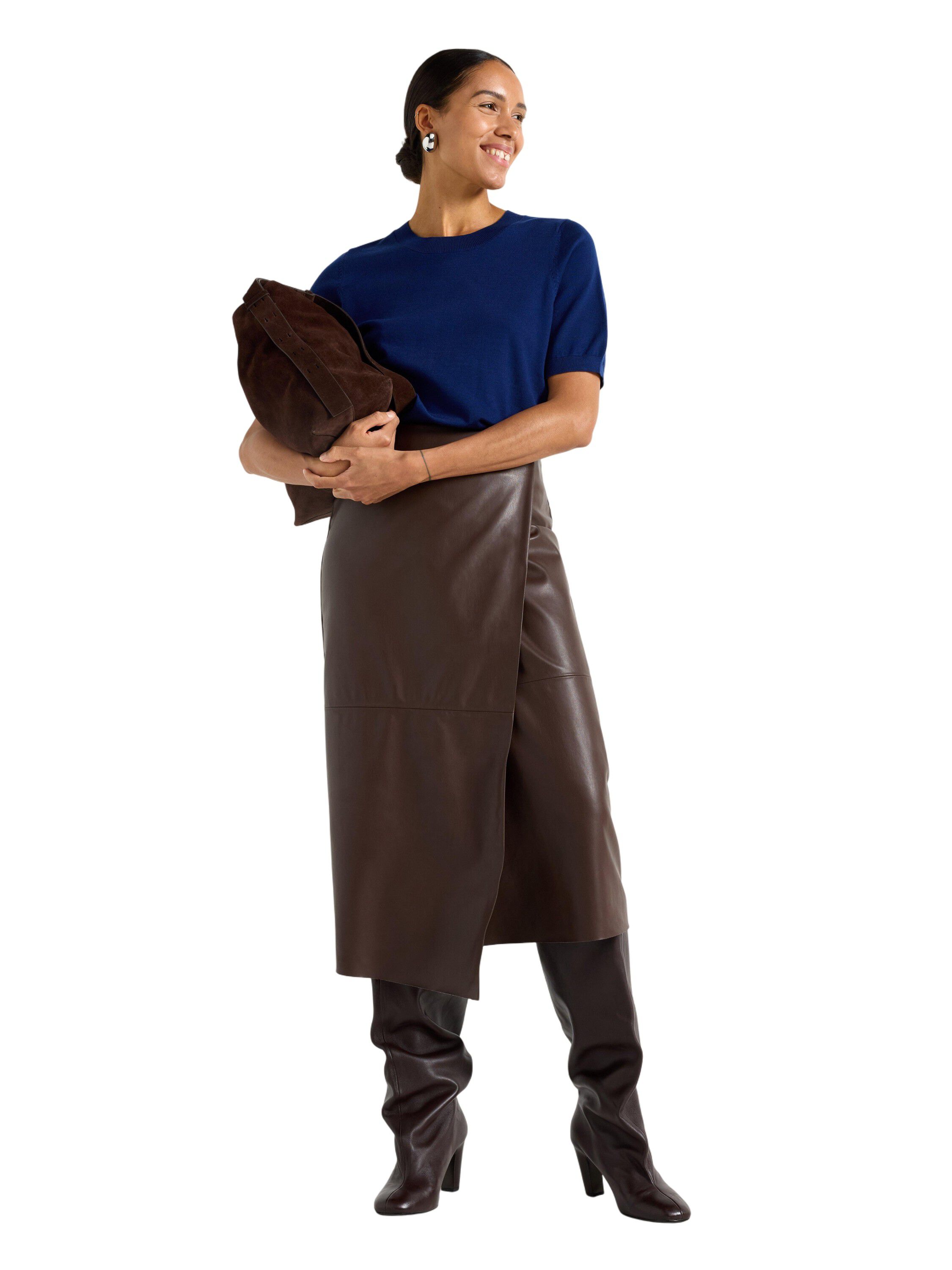 Finstrikket top med rund halsudsk&aelig;r