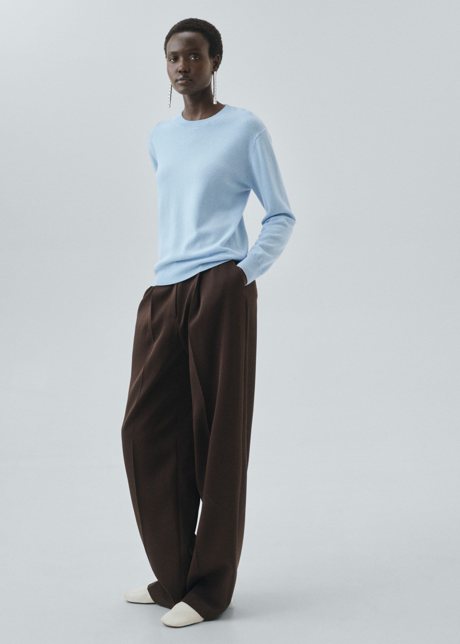 100% wool fine-knit sweater