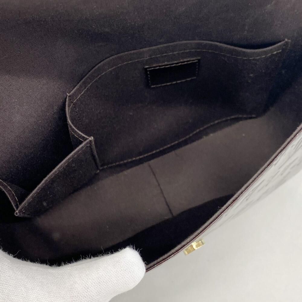 Louis Vuitton Shoulder Bags