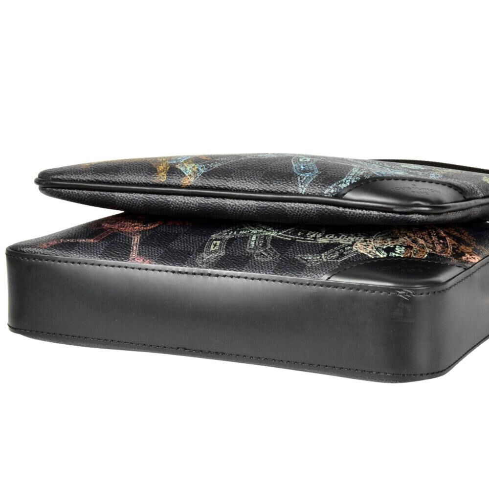 Louis Vuitton Shoulder Bags