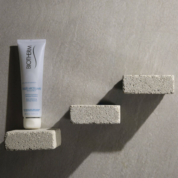 Biosource Daily Exfoliating Melting Cleanser