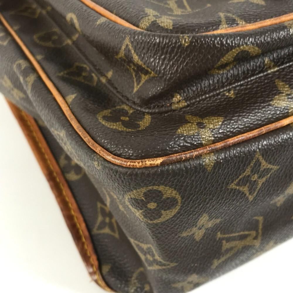 Louis Vuitton Gibeciere