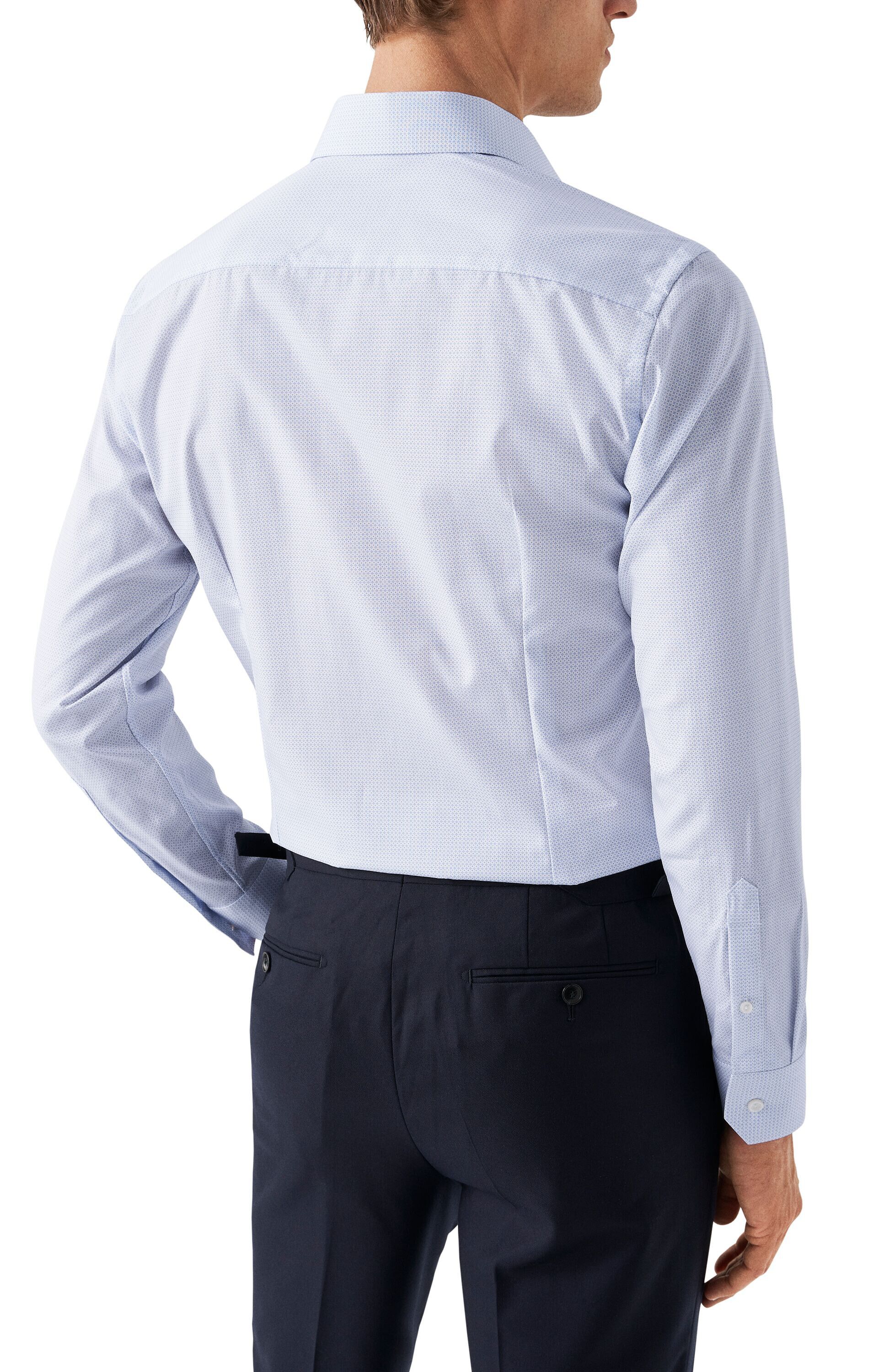 Ljusbl&aring; sm&aring;m&ouml;nstrad skjorta