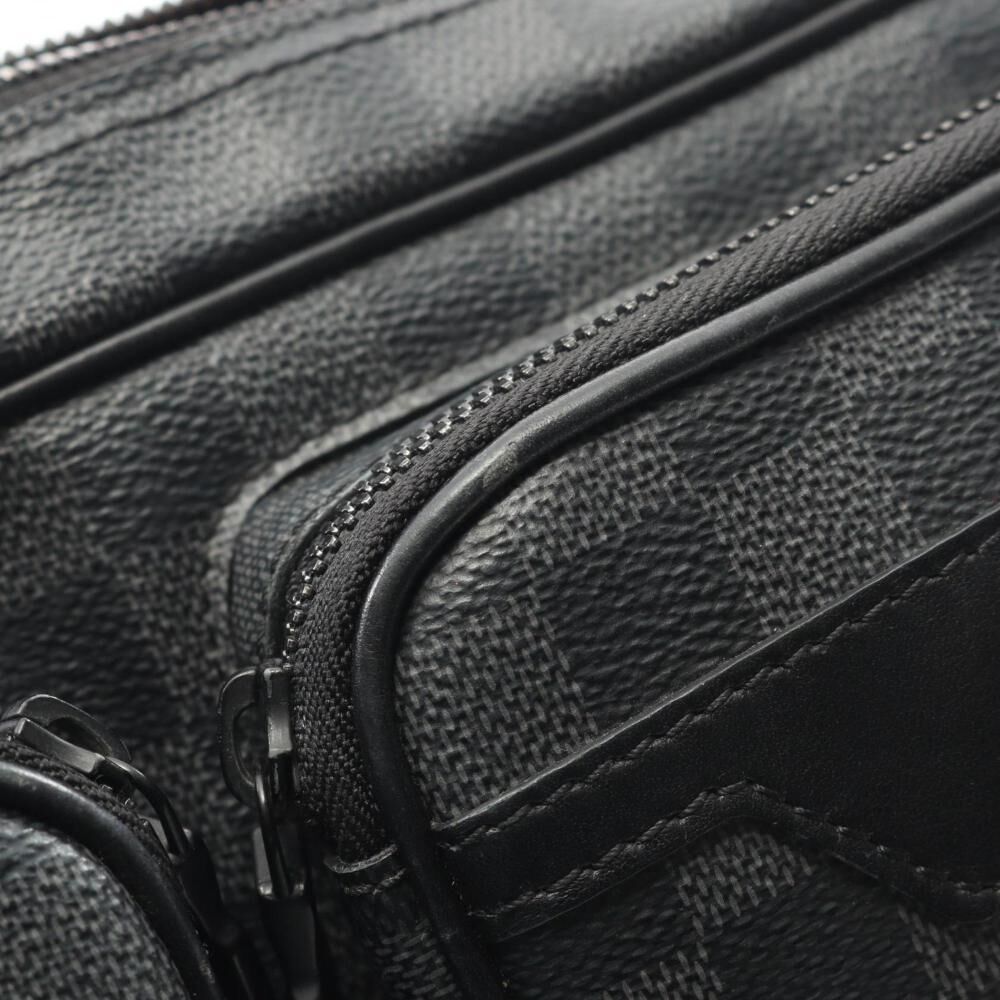 Louis Vuitton Messenger