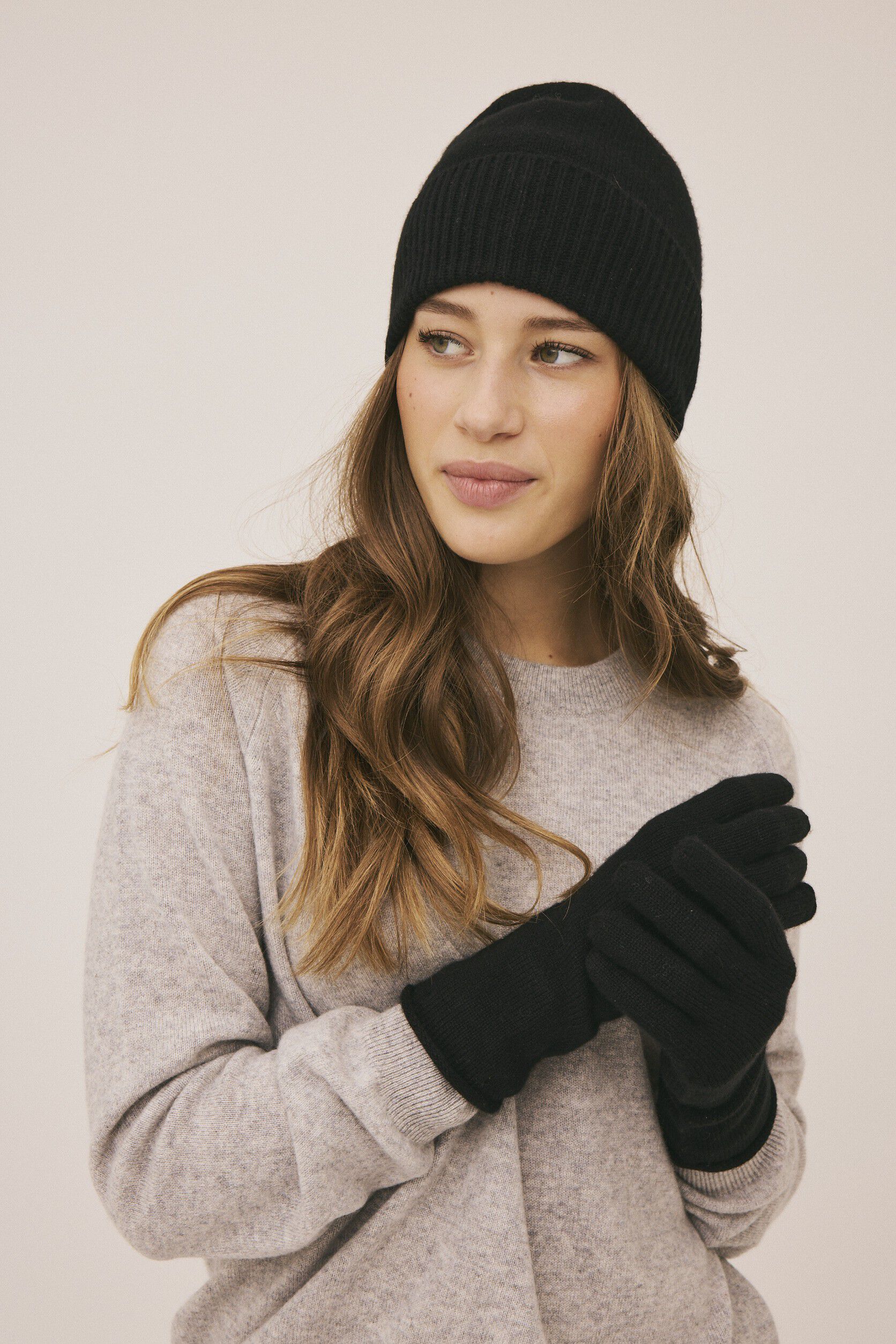 Karrie 16 - 100% Cashmere