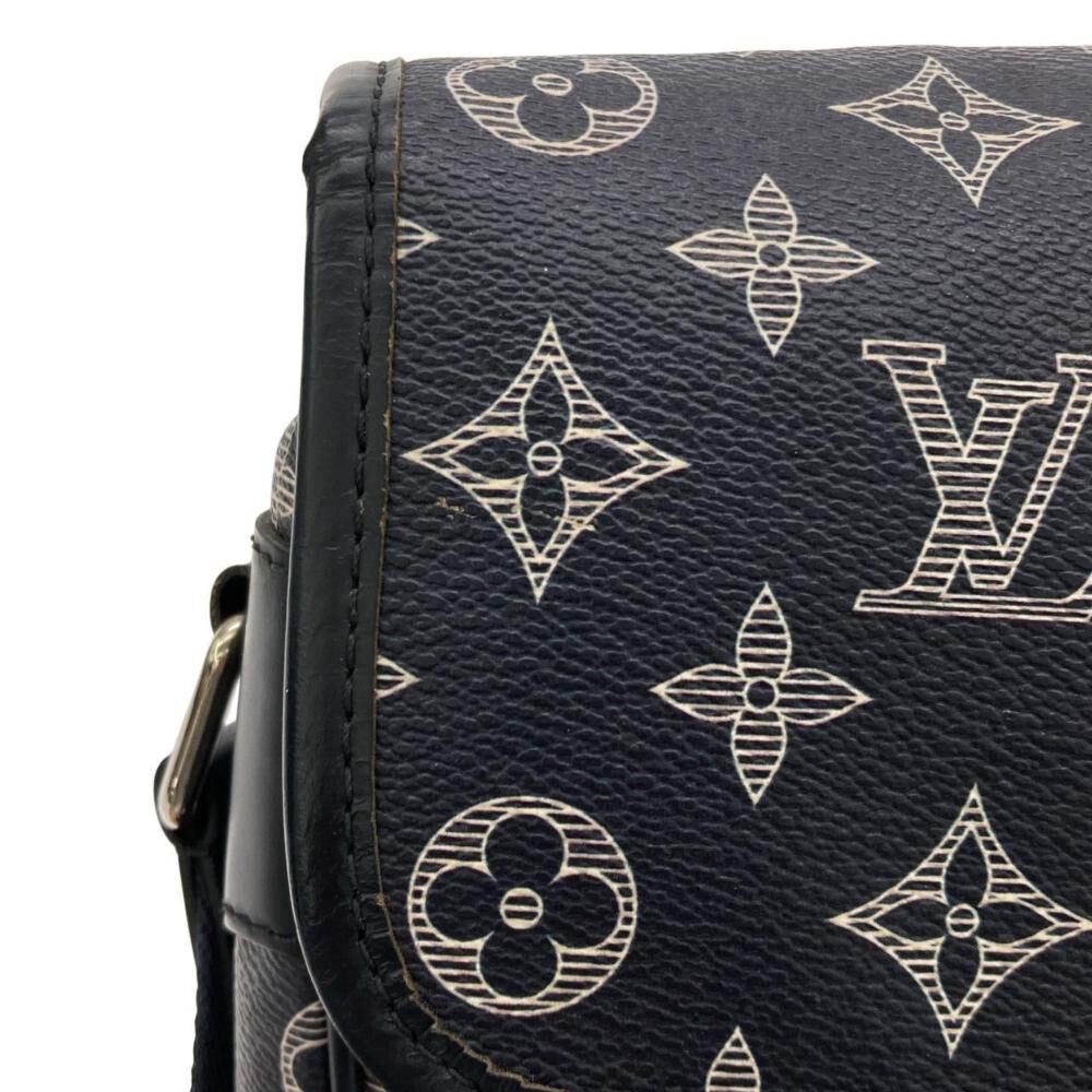 Louis Vuitton Messenger