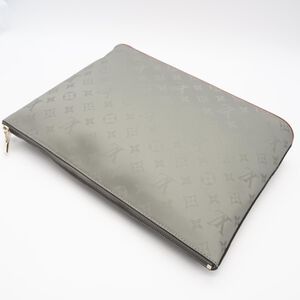 Louis Vuitton Clutch