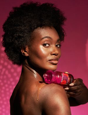 Uukumwe Collection Rich Bath and Shower Oil 200ml